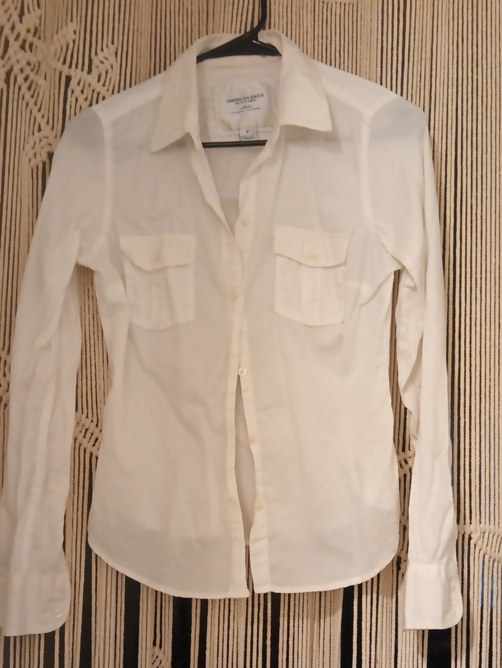 American Eagle Outfitters Womenβs White Button-Up Shirt Sz 6